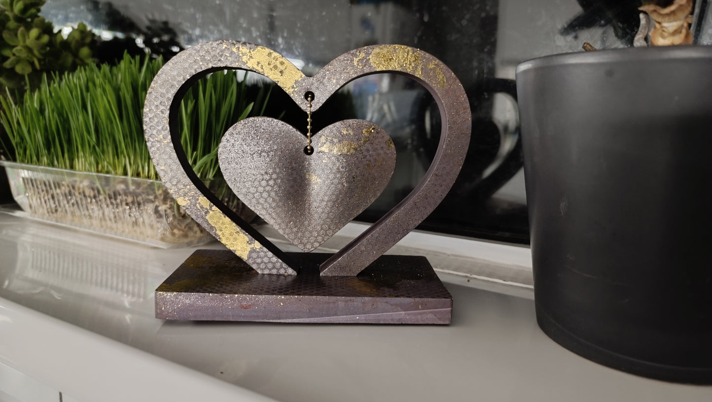 Handcrafted Interlocking Heart Sculpture – Lilac/Plum, Gold Leaf, Jesmonite