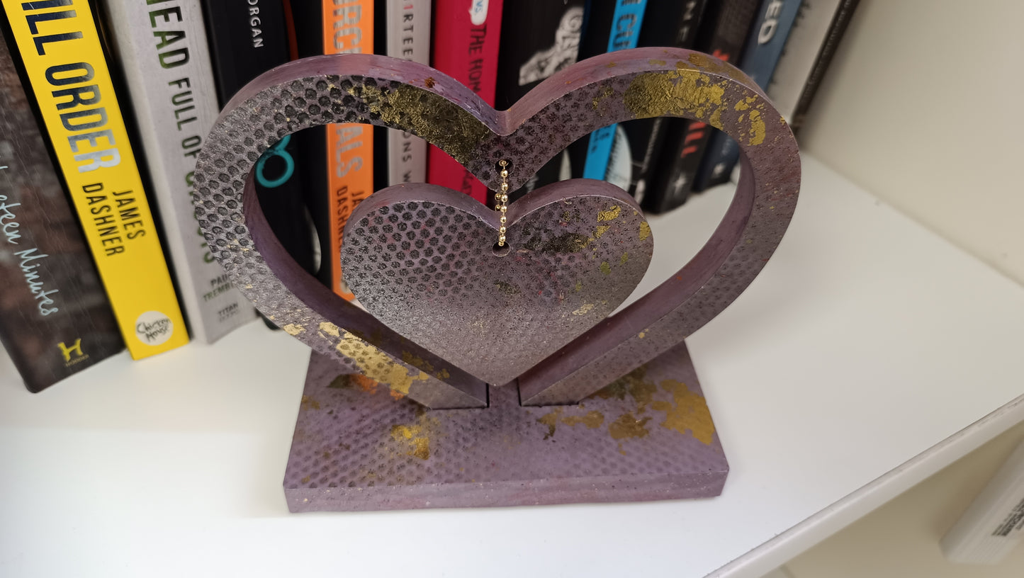 Handcrafted Interlocking Heart Sculpture – Lilac/Plum, Gold Leaf, Jesmonite